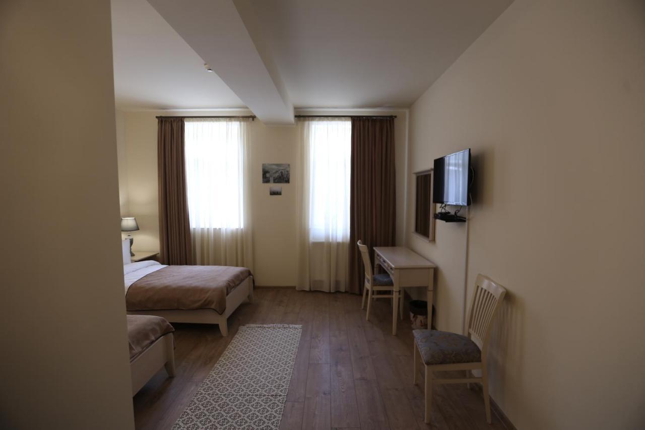 Le Caucase Tbilisi Bagian luar foto